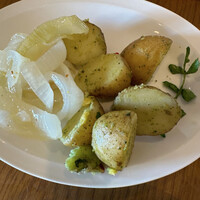 THE THEATRE TABLE - サラダ