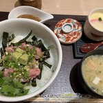海鮮丼 日の出 - 