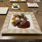 Bulls Tokyo - 和牛フィレ肉のグリル、ピザラディエール見立て 2種のソース。美味し。