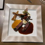 Bulls Tokyo - 和牛フィレ肉のグリル、ピザラディエール見立て 2種のソース。美味し。