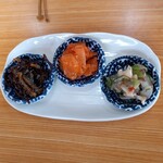 沖縄料理 美ら結 - 沖縄漬物三種盛り