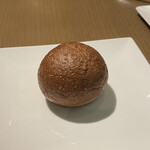Bulls Tokyo - 赤ワインの自家製パン。美味し。