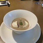 Bulls Tokyo - トリュフ風味のムースリーヌ、セップ茸のヴェルーテと共に。美味し。