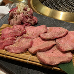 Yakiniku Horumon Sansuien - 