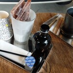 コージー コーヒー - 左が精進氷カフェオレ、右が精進珈琲(560円)です