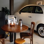 コージー コーヒー - ジャズが流れる店内～