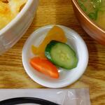 小さな食堂 ヒロ - 漬物 ※拡大 (2023.05.23)