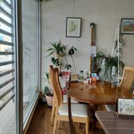 カフェ・アカリ - 店内座席