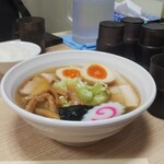 カドッコラーメン - カドッコラーメンのチャーシュー、味付け玉子トッピング(1250円)