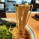 らぁ麺 すぎ本 - 麺アップ