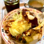 ラフ&タフ コーヒースタンド - ロコモコ丼（飯リフト）