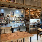 ラフ&タフ コーヒースタンド - 店内の様子２