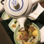 モリタ屋 - お出汁をかけていただきます。お肉と鰹のハーモニーを聞いてね(^_^)v