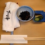 Fukunoya - 小鉢と香物