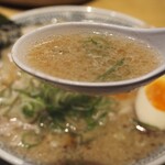 Marugen Ramen - 味玉肉そば 肉ダブル（スープ）
