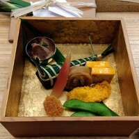 赤坂 菊乃井 - 鯛粽寿司　鱒南蛮漬け　枝豆　鯛子落雁 　酢取り茗荷　鯛肝しぐれ煮 　的穴子　小芋絹かつぎ