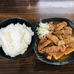 Motsuni To Niboshi Soba Chuuka Soba Shinya Shokudou - 煮干しそばと もつ煮小 ライス小セット (ランチ限定) 1220円