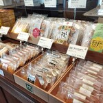 ガトー ポコ ア ポコ - 店内陳列の一部