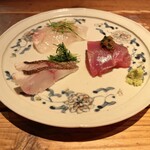 酒井商会 - お造り：カツヲ ヒラスズキ アオリイカ