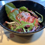 ステーキハウス神楽 三宮店 - 梅のドレッシングのサラダ