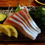 やき鳥三太郎 - はまち刺身 980円(税込)(2023年5月1日撮影)