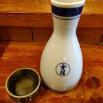 Yakitori Santarou - 日本酒大徳利 830円(税込)(2023年5月1日撮影)