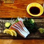 やき鳥三太郎 - はまち刺身 980円(税込)(2023年5月1日撮影)