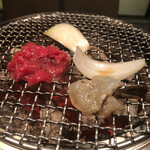 正泰苑 - えび、国産しっとり赤身、玉ねぎ