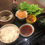 正泰苑 - 特選和牛の壺漬けパワーランチ全景