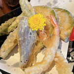 豊洲直送鮮魚と釜飯 二代目 魚義 - 天ぷらの盛り合わせ