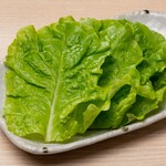 5 lettuce slices