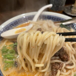麺恋処 き楽 - 中太ストレートの自家製麺はモッチリ