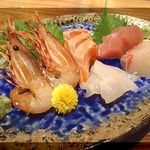 あゆら - 本日の刺身5点盛（ボタネビ、サーモン、マグロ、カンパチ、かわはぎ）￥1500