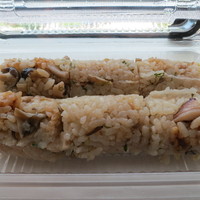 膳夫 高木 - 包んでもらった、蛸ときのこの炊き込みご飯