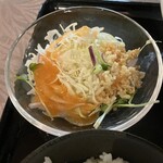 中華海鮮薬膳 トンフォン - サラダ 接写