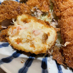 とんかつ小田保 場内店 - カニクリームコロッケ