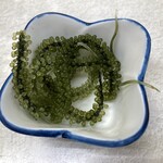 ゆたか食堂 - 常連さんの手土産海ぶどうのお裾分けをいただく。