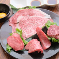 【ランチ】今月の銘柄牛と特撰黒毛和牛盛り合わせ