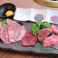 【ランチ】今月の銘柄牛と焼肉盛り合わせ