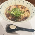 Soraya - 醤油ラーメン（自家製チャーシューのせ）
締めの一杯に