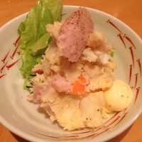 飯家くーた 銀座七丁目店 - ポテトサラダコレクション①③
                
                九州料理店のポテサラは、マヨネーズと酸味の効いたどこか懐かしい味。ハムの具が多いのも嬉しい