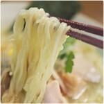 中華蕎麦 仁香 - 自家製の多加水麺