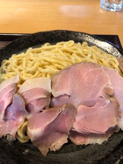 Shinasoba Sen - ちぢれ太麺と豚チャーシューが旨い！