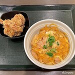 Nakau - 鶏の唐揚げ2個と親子丼