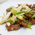 china garden ZIKU - 肉料理  牛肉と牛肉の炒め　1580円