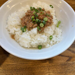 煮干中華そば専門 煮干丸 - 鶏そぼろご飯