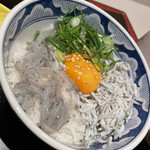 京田辺 水春亭 - 息子君のシラス丼