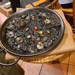 ティオ・ダンジョウ - イカ墨のパエーリャ