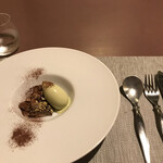 ポルト ボヌール - チョコとアーモンドのタルトとピスタチオのソルベ