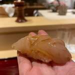 銀座 しのはら - 大将が握ってくれた、カマスの握り